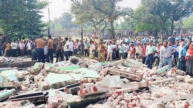 ঠাকুরগাঁওয়ে রেলওয়ের জমি উদ্ধারে, উচ্ছেদ অভিযানে প্রশাসন